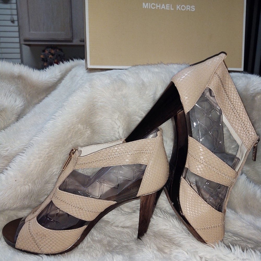 Michael Kors Leather Sandals
